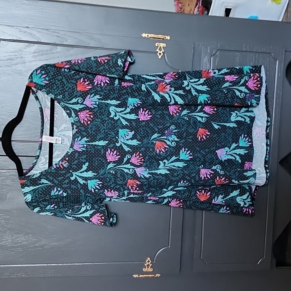 Floral perfect tee